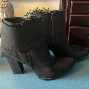 Spring booties. Size 8